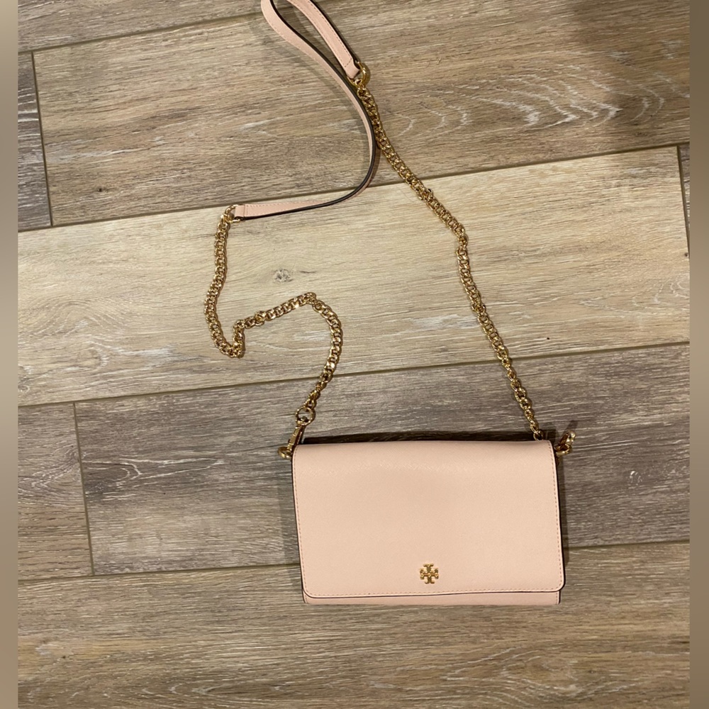 Tory Burch, light pink Emerson chain wallet.